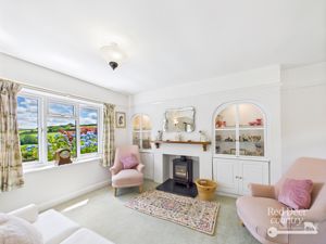 Sitting/Dining Room- click for photo gallery